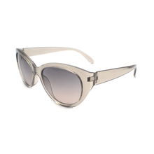2022 Latest Customized Design Eye Protect Eyewear Cat Eye Vogue Travel Classic PC Sunglasses